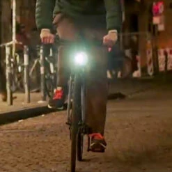 Eclairage Pour Vélo Sans Pile Avant Sur Cadre NOVA REELIGHT -Messingschlager Soldes eclairage pour velo sans pile avant sur cadre nova reelight 4