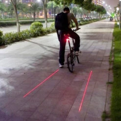 Eclairage Vélo Arrière Avec Laser Piste Cyclable Lumineuse 10 Eclairage Vélo Arrière Avec Laser Piste Cyclable Lumineuse -Messingschlager Soldes eclairage velo arriere avec laser piste cyclable lumineuse 2