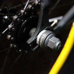 Écrou Antivol Pour Roues De Vélo Kryptonite WheelNutz -Messingschlager Soldes ecrou antivol pour roues de velo kryptonite wheelnutz 3