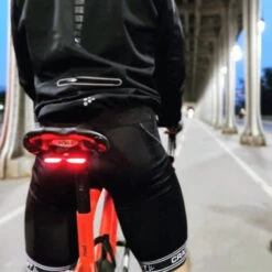 Feu Arrière Lucia Monté Sur Le Rail De Selle -Messingschlager Soldes feu arriere lucia monte sur le rail de selle 2