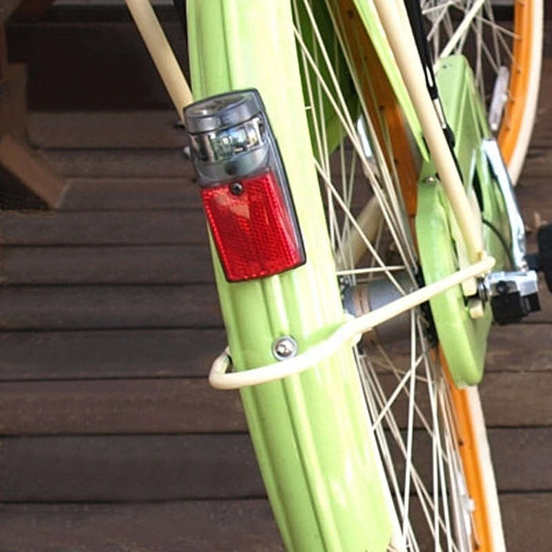 Feu De Vélo Arrière Sur Garde Boue à Pile 4 Feu De Vélo Arrière Sur Garde Boue à Pile – Image 2