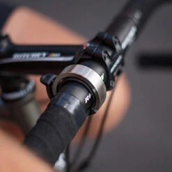 Knog Oi Sonnette Vélo Classic Large Couleur Argent 10 Knog Oi Sonnette Vélo Classic Large Couleur Argent -Messingschlager Soldes knog oi sonnette velo classic large couleur argent 3